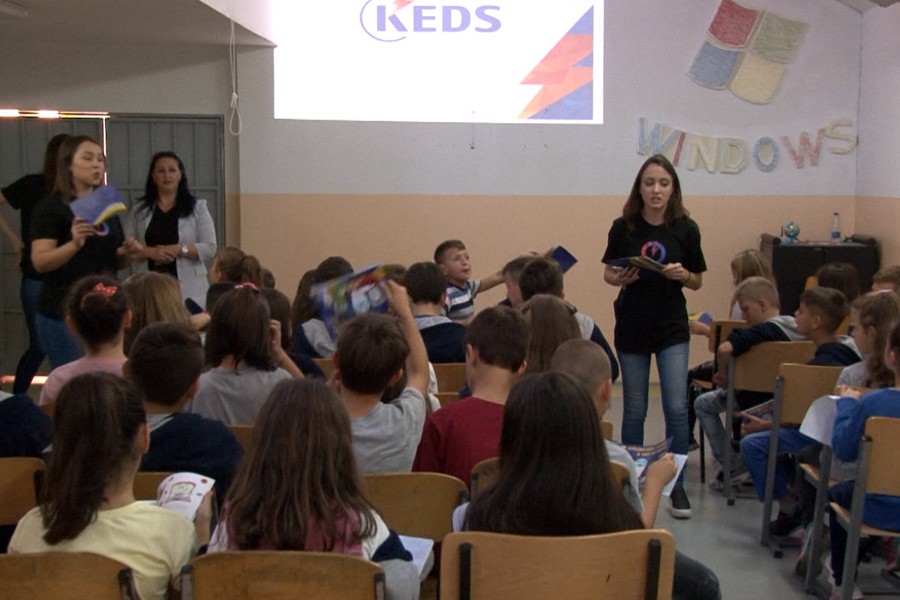 KEDS këshillon nxënësit për kursim të energjisë elektrike