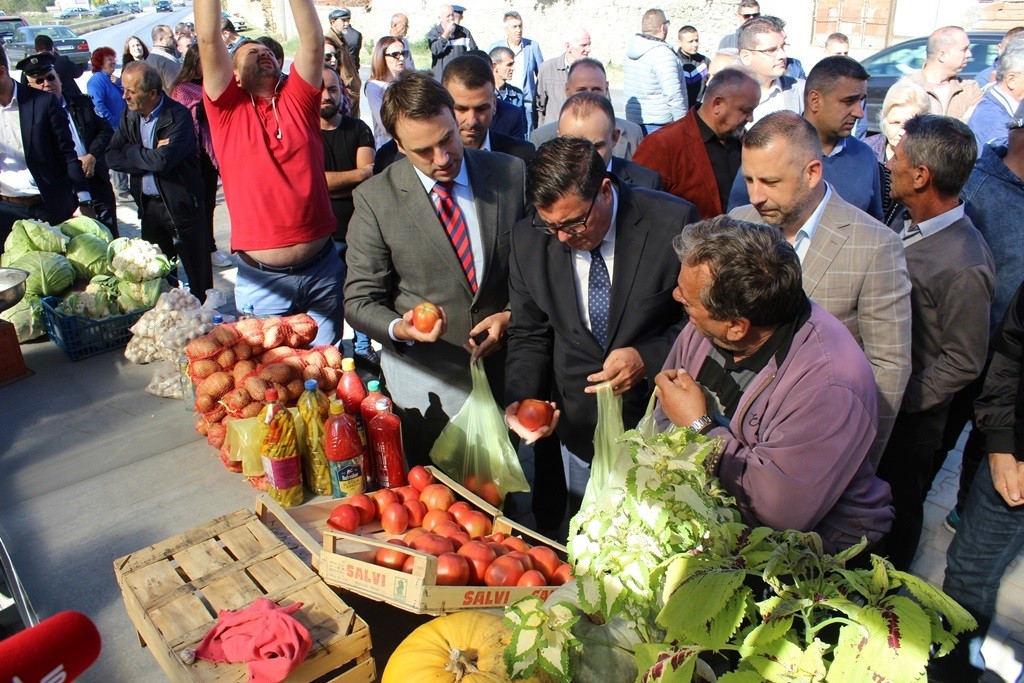 Hapet tregu mobil dhe koperativa bujqësore në Kmetoc të Gjilanit