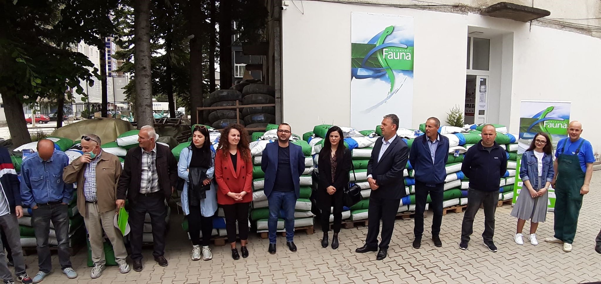 Në Gjilan shpërndahen 16 tonë koncentrat për gjedhe