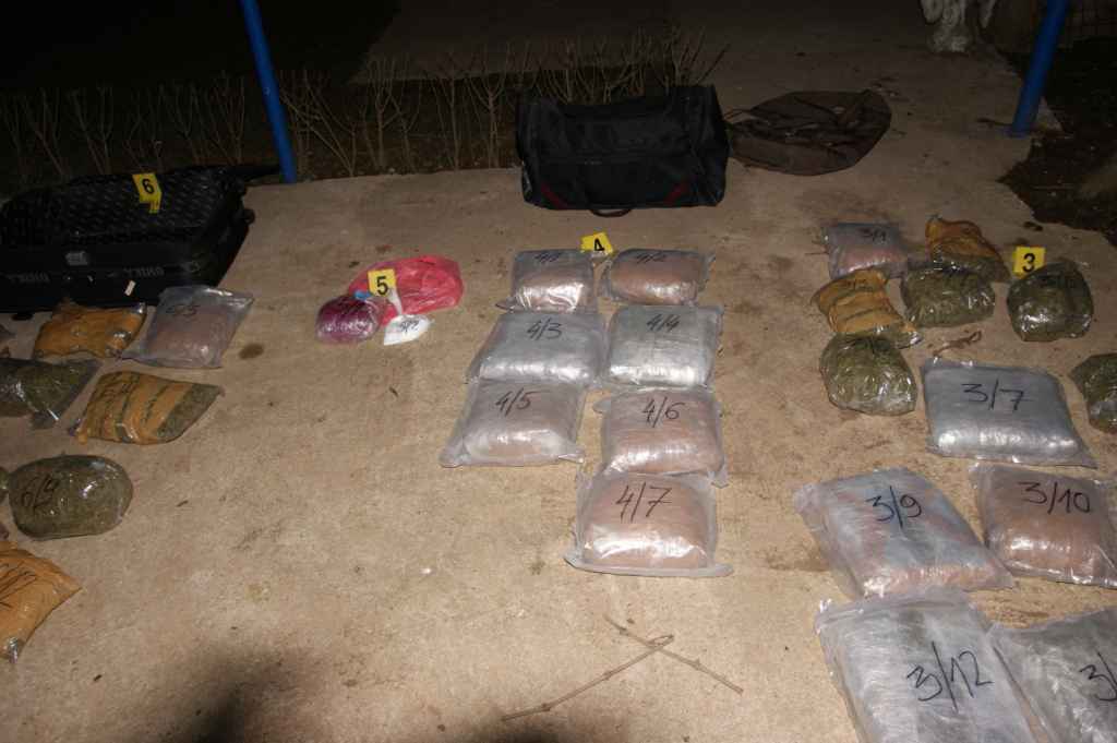 Arrestohet një person dhe konfiskohen mbi 13 kg substancë narkotike
