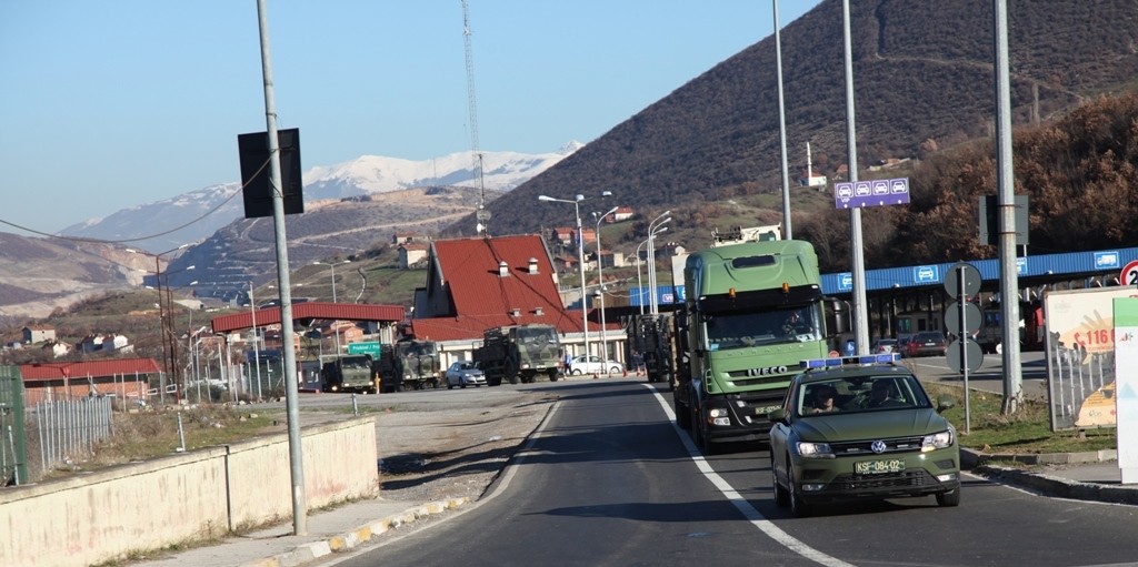Kontingjent i FSK-së niset për operacionet humanitare në Shqipëri