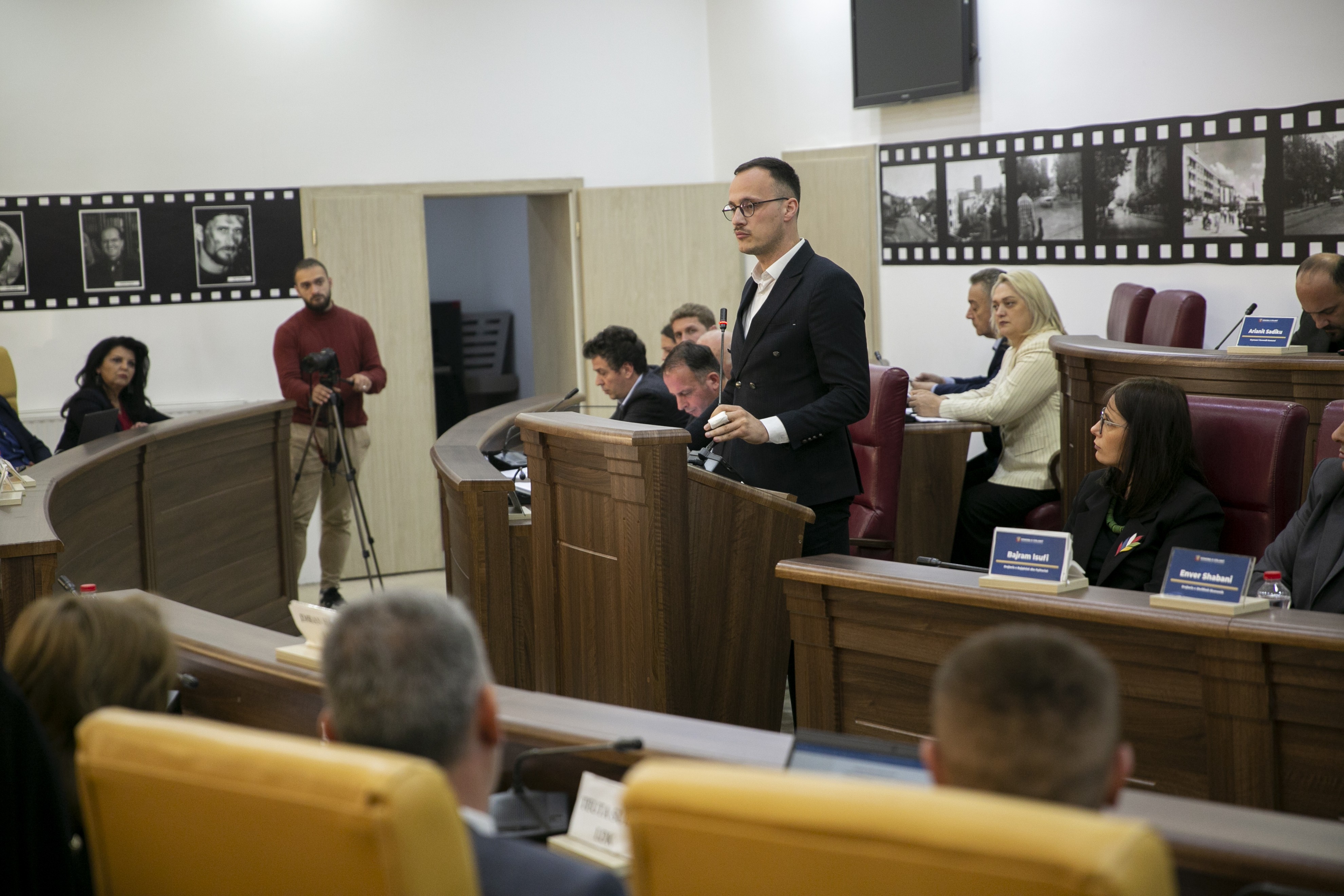 Kryetari Alban Hyseni raporton në Kuvend për qeverisjen njëvjeçare