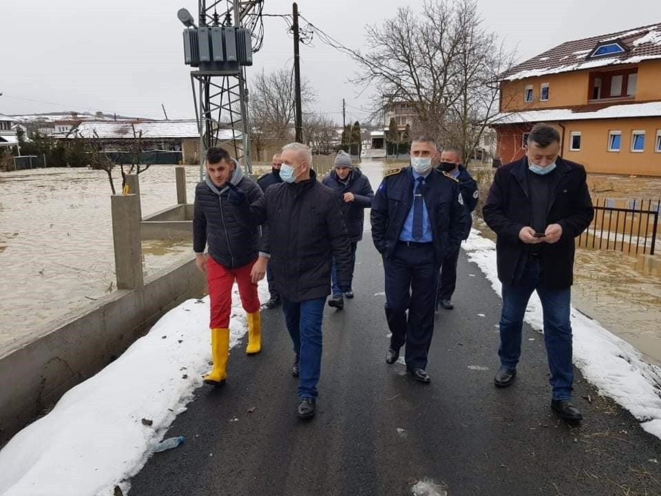 Kryetari Elezaj vizitoi zonat e vërshimeve në Komunën e Klinës