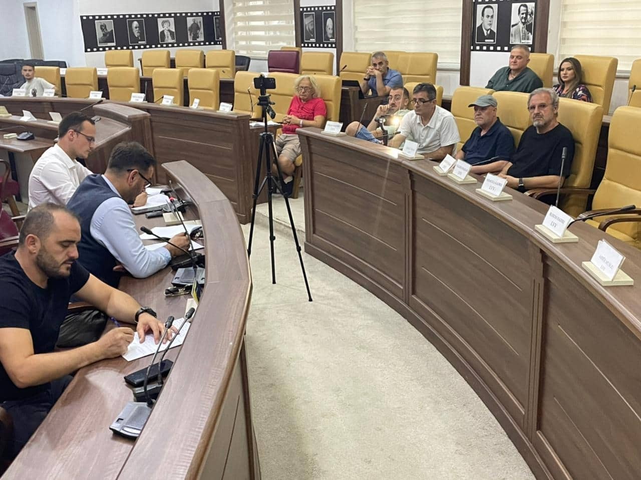 Gjilani mban debat publik për riorganizimin e manifestimit “Flaka e Janarit 2023”