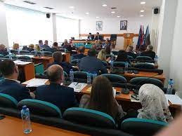LVV inicon procedurën për shkarkimin e kryesueses së Kuvendit Komunal të Vushtrrisë  