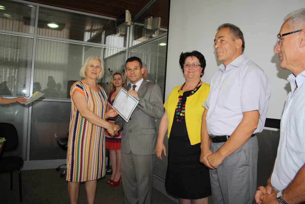 Ndahen licencat për 4300 mësimdhënës të rajonit të Prishtinës