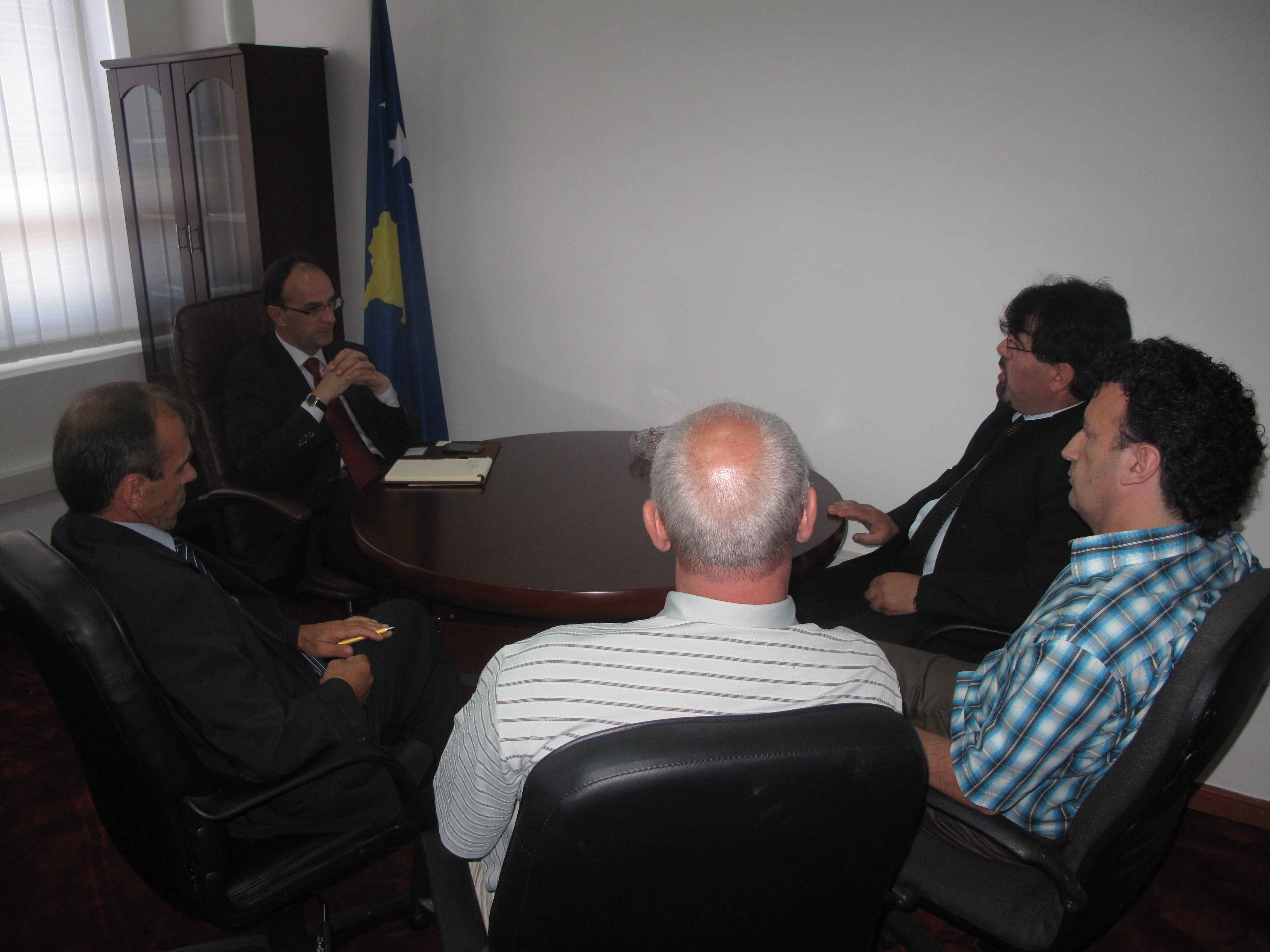 Makolli priti një delegacion të “Bashkësisë Shqiptare” nga Gjermania