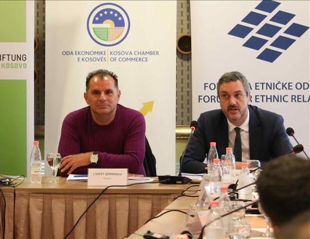 Bizneset e Kosovës dhe Serbisë diskutojnë për bashkëpunimin ekonomik 
