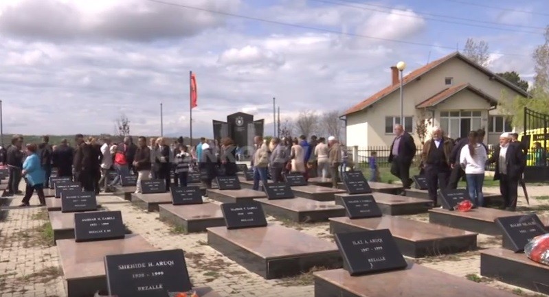 Kryeministri Haradinaj kujtoi 19 vjetorin e masakrës Rezallës