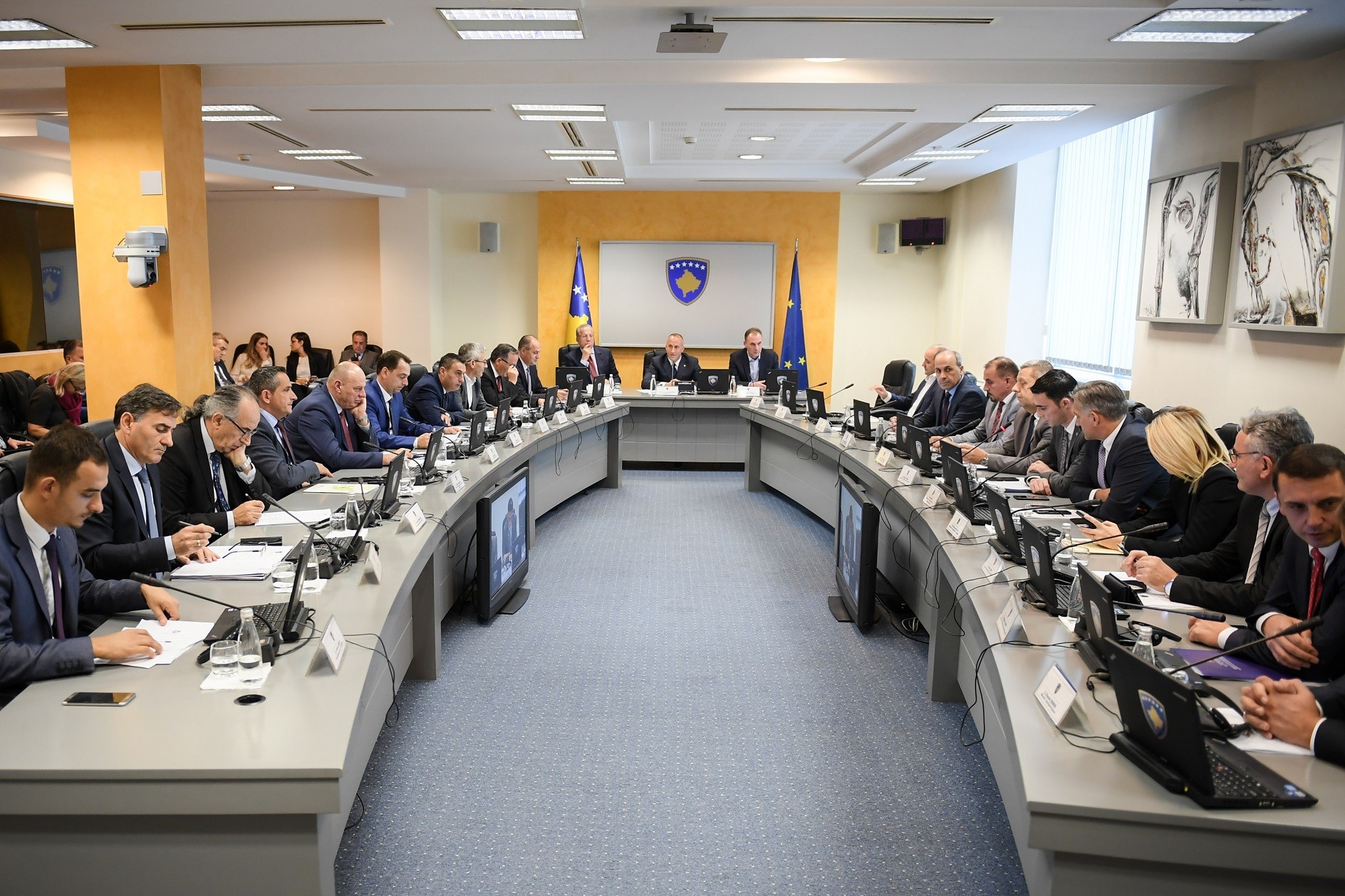 Qeveria vendosë masë mbrojtëse për produktet nga Serbia dhe nga Bosnja  