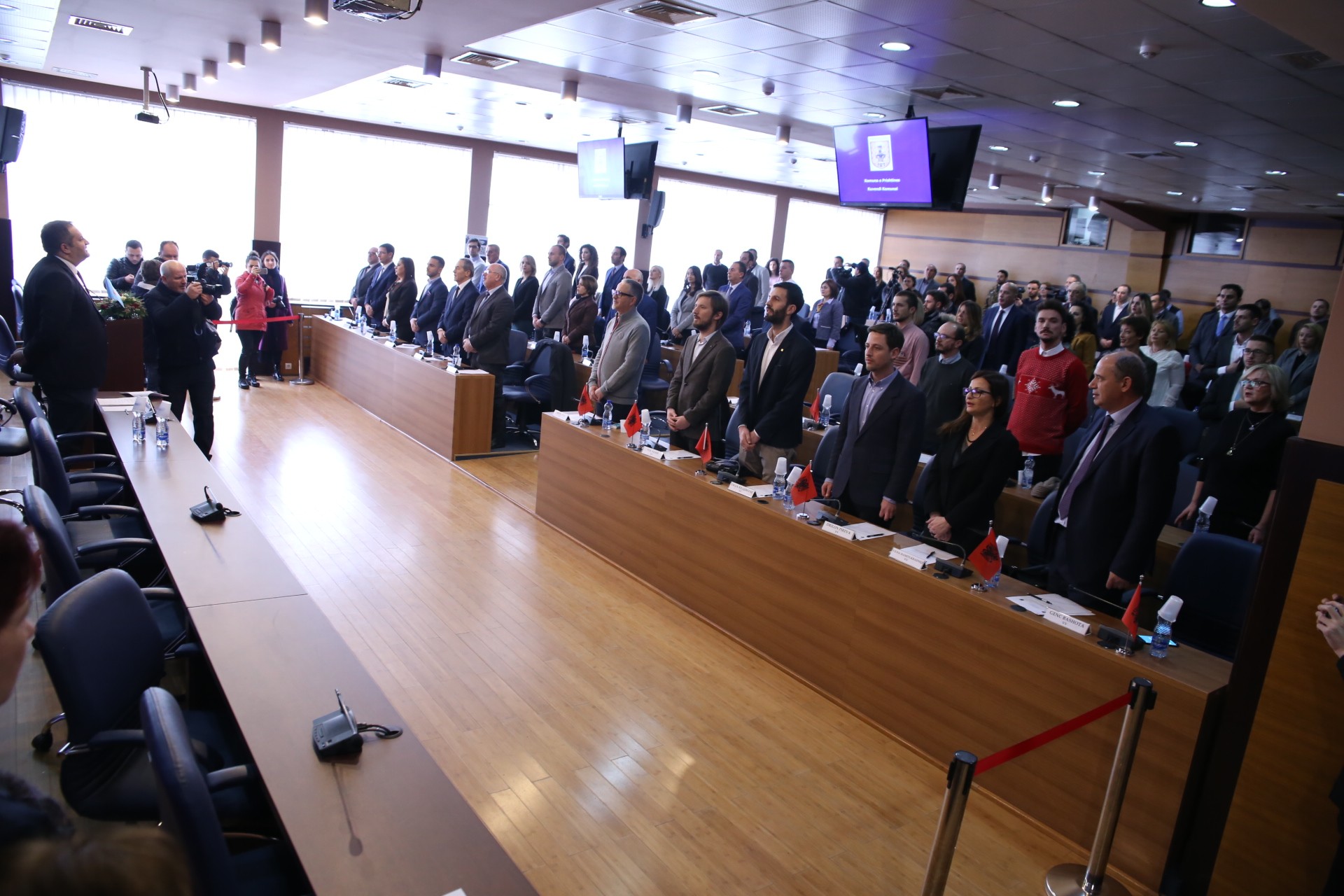 Mbahet mbledhja inauguruese e Kuvendit Komunal të Prishtinës