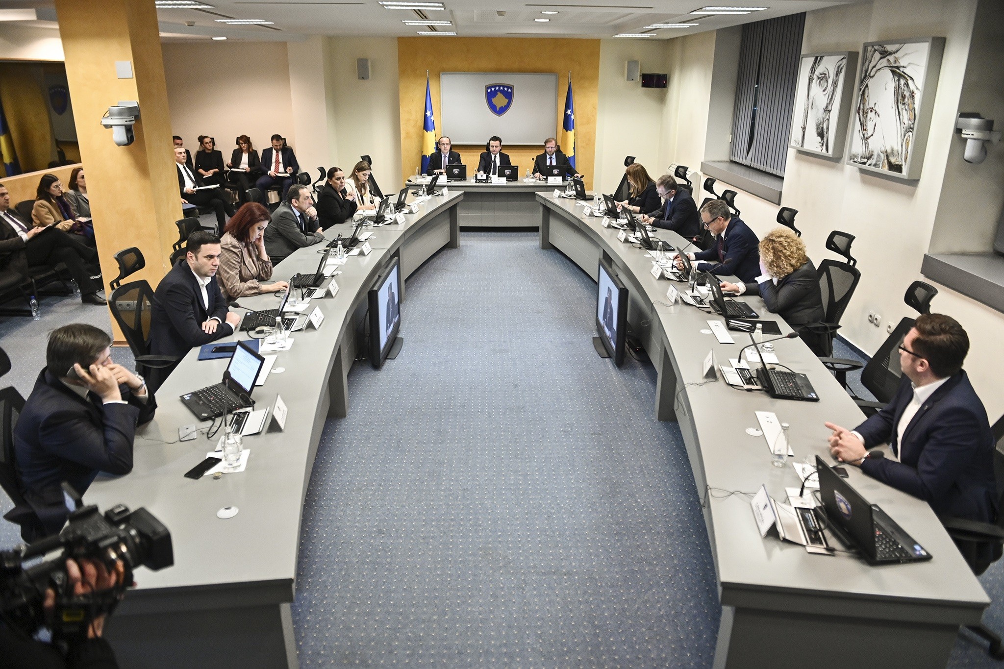 Qeveria lejon kthimin e qytetareve te Kosovës me leje të veçantë 