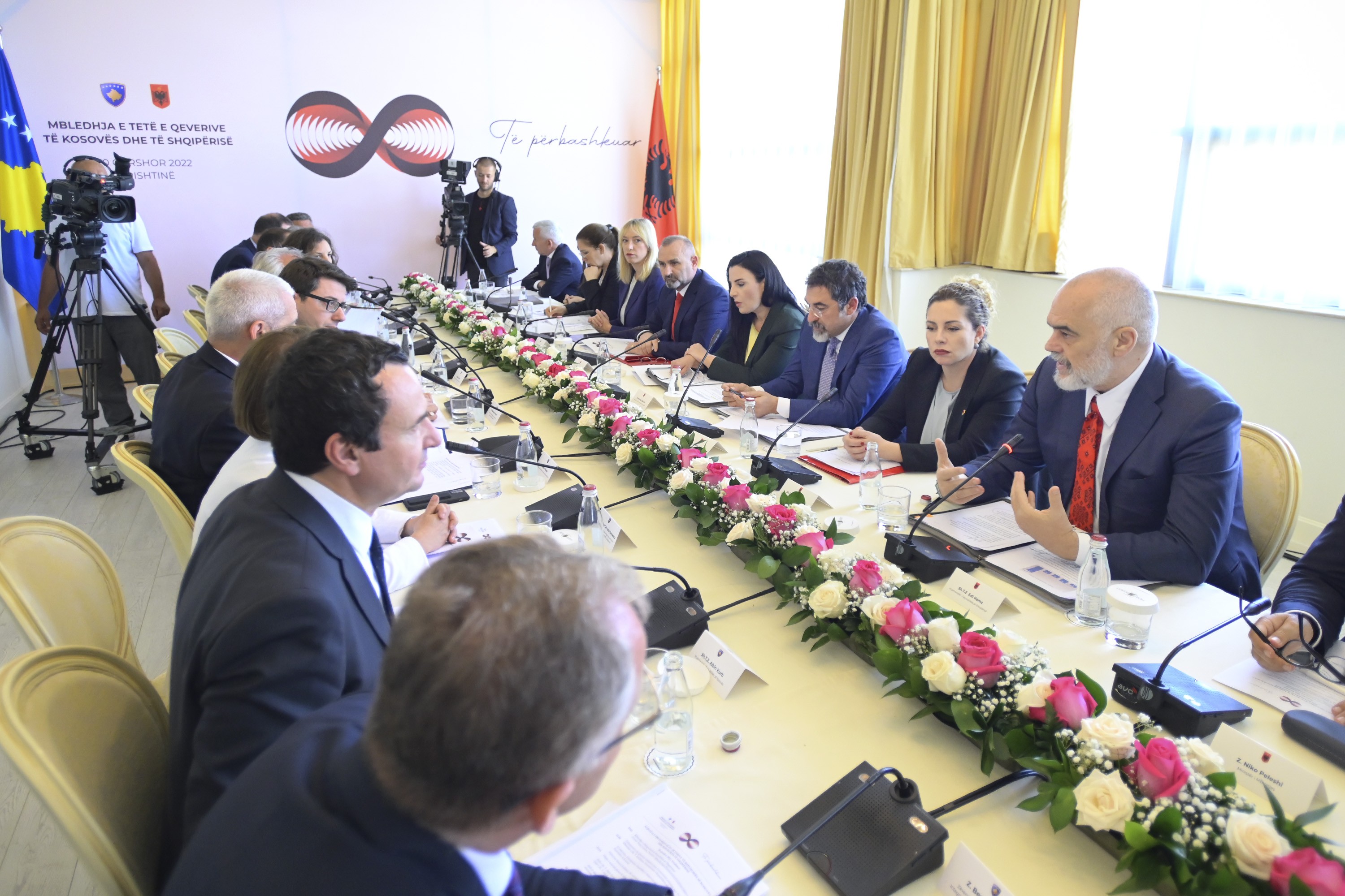 Qeveria e Kosovës dhe Qeveria e Shqipërisë nënshkruajnë 19 marrëveshje