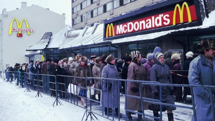 McDonald's tërhiqet nga Rusia për shkak të luftës në Ukrainë