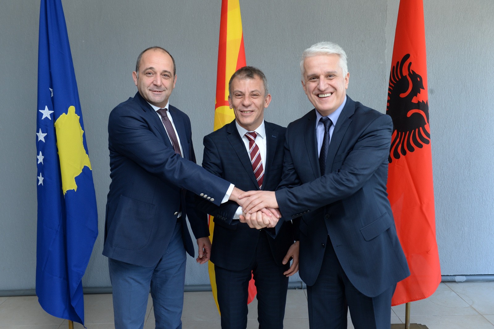 Ministrat e Diasporës të Maqedonisë, Shqipërisë Kosovës takohen në Ohër