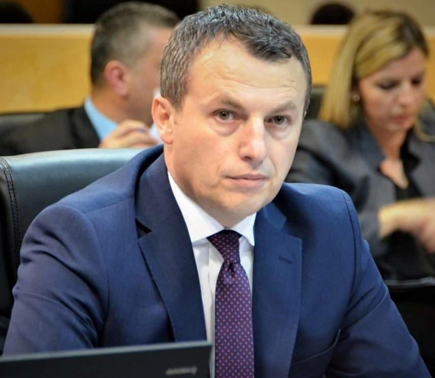PSD fton në interpelancë ministrin Skënder Reçica në lidhje me punëtorët
