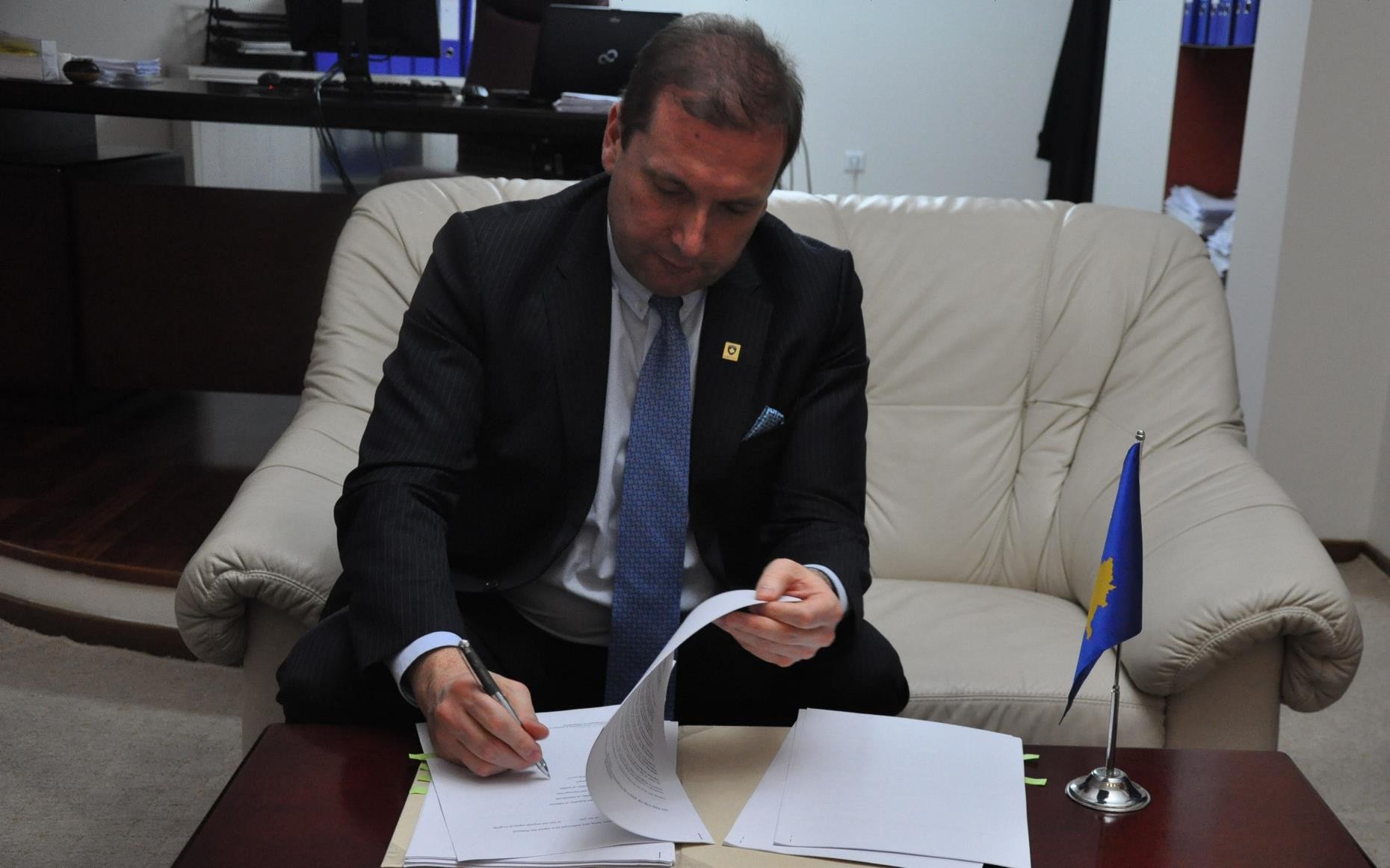 Ministri Sefaj nënshkroi protokollin për bashkëpunim rajonal 