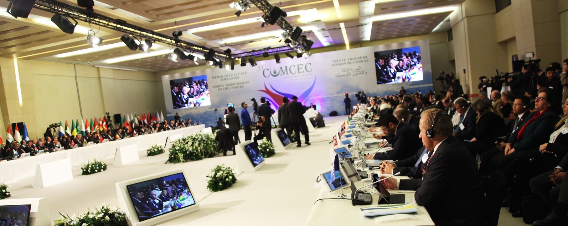 Pacolli përfaqëson Kosovën në konferencën e OBI-së