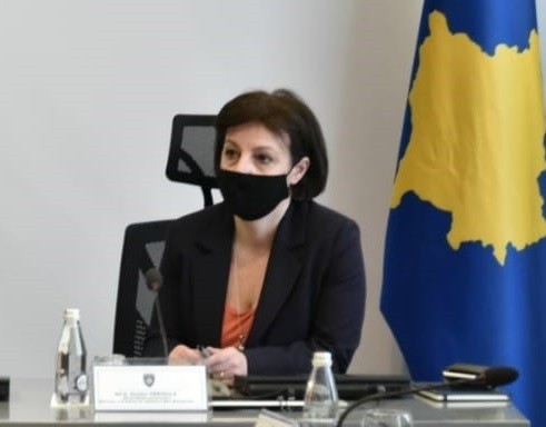 Ministrja Gërvalla, thirrje mërgatës që të vaksinohen përpara se të vijnë në Kosovë