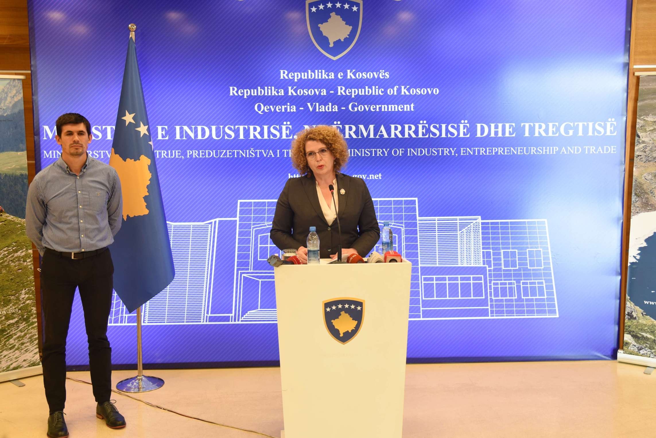Ministrja Hajdari merr vendim për hetimin e importit të bllokave nga Serbia