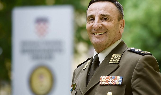 Shefi i ushtrisë kroate Gjeneral Mirko Shundov viziton Kosovën