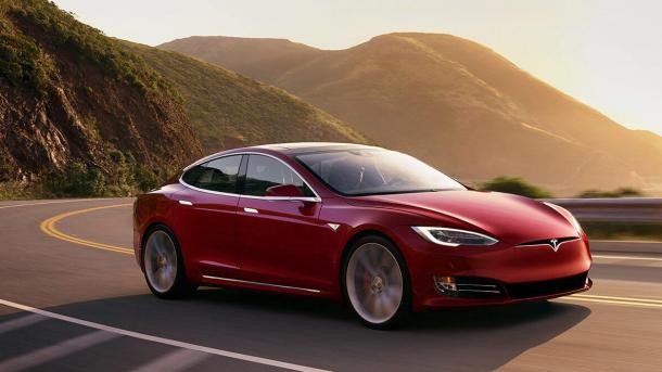 Tesla thyen rekord të ri në ShBA