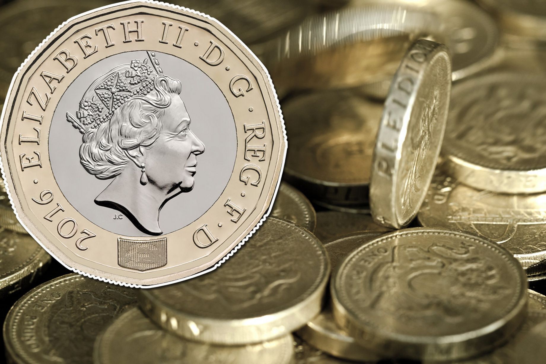 Britania përgatitet të nxjerrë nga qarkullimi monedhat e vjetra metalike
