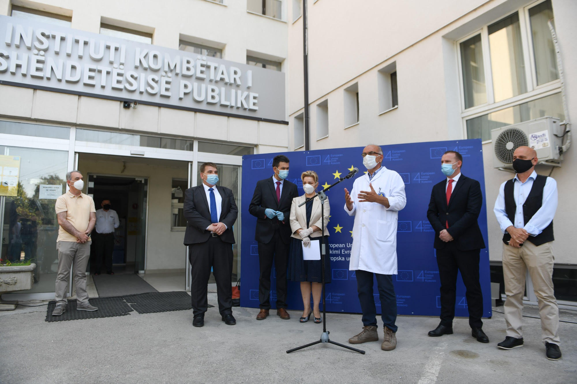 Apostolova dorëzoi asistencën prej 5 milionë euro për luftimin e pandemisë