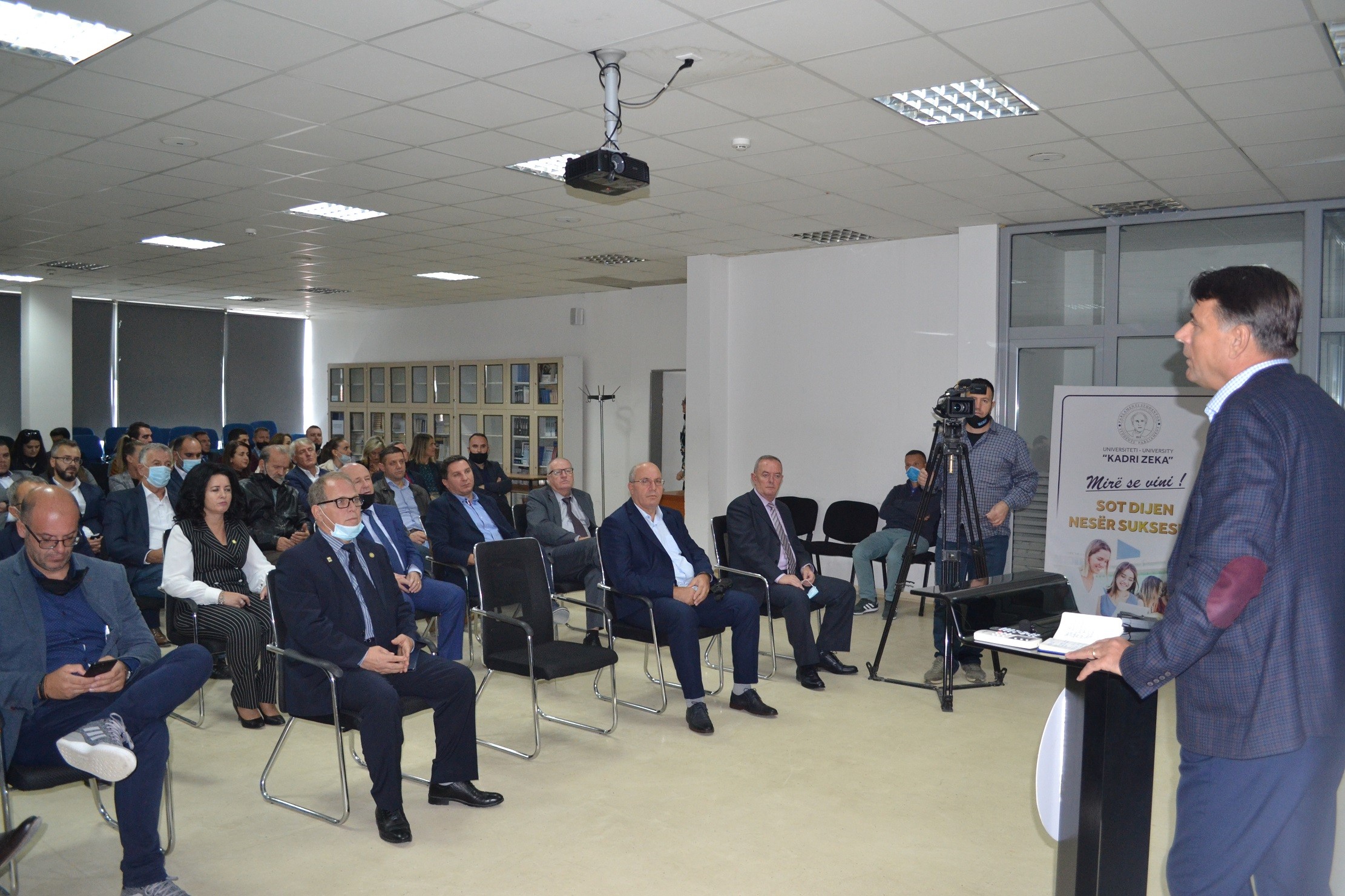 Në Universitetin e Gjilanit nis vitin akademik 2020/2021