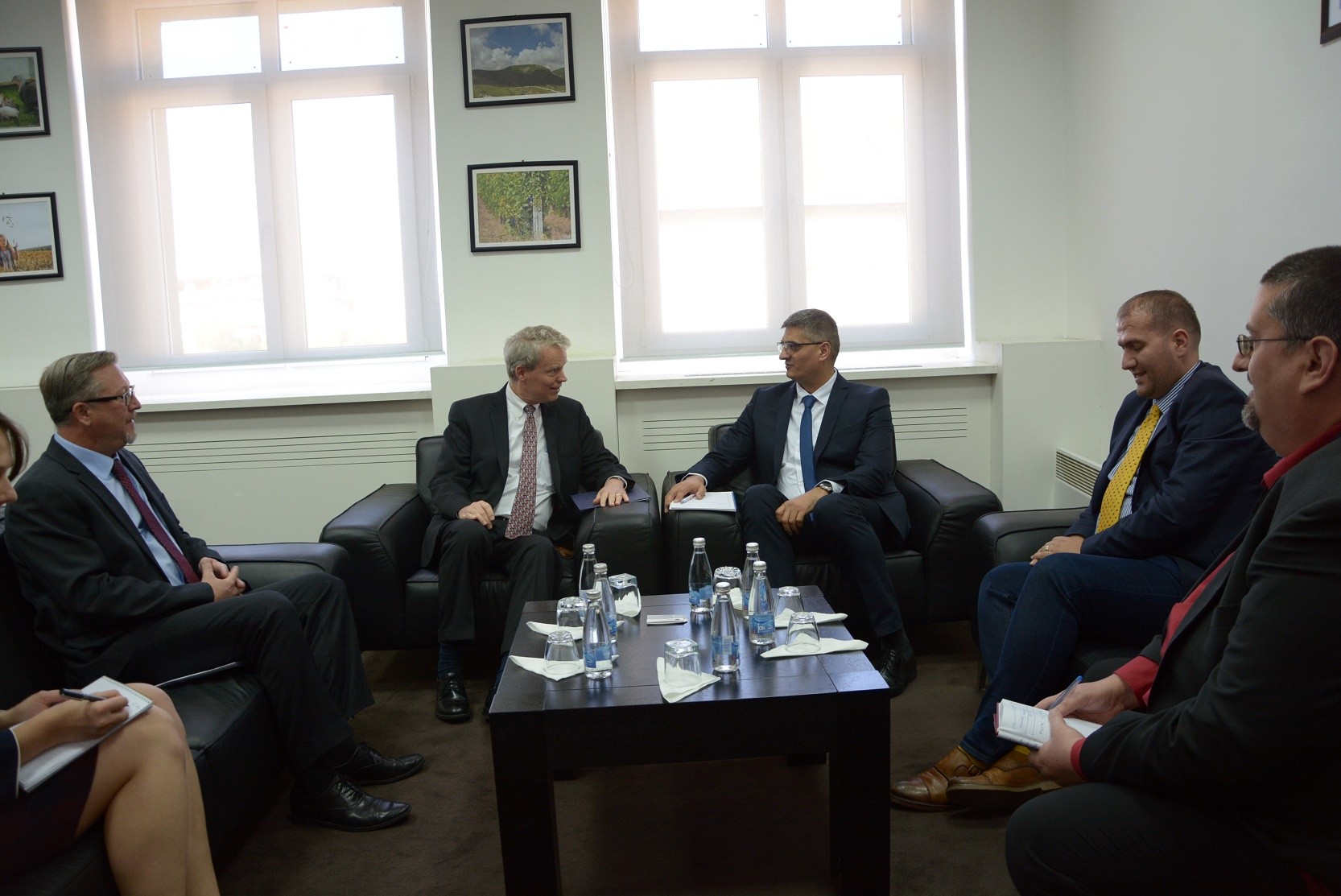 Ambasada amerikane mbështet fuqizimin e bujqësisë në Kosovë