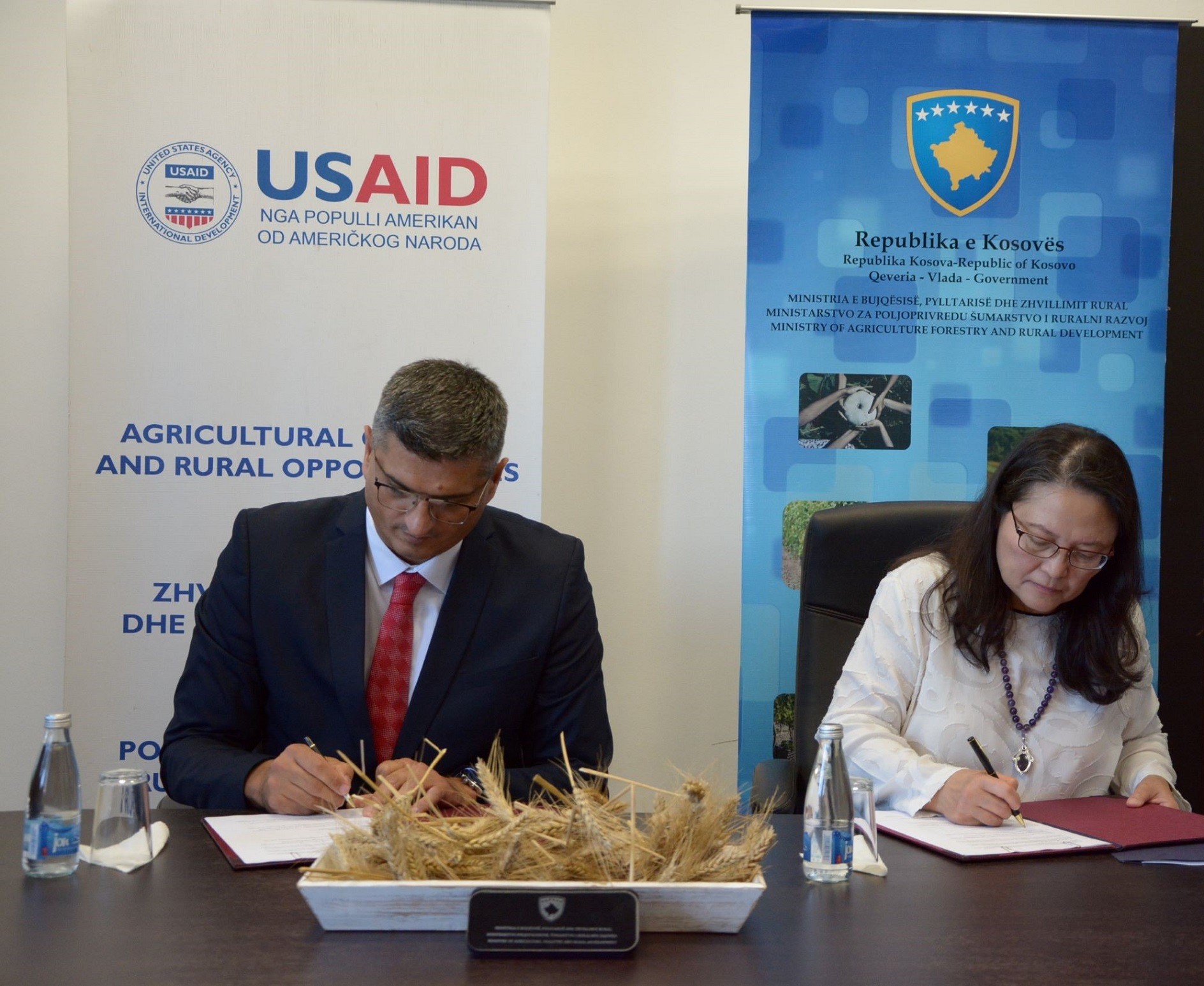 Marrëveshja e MBPZHR-se me USAID-in siguron 3.8 milionë euro për bujqësinë