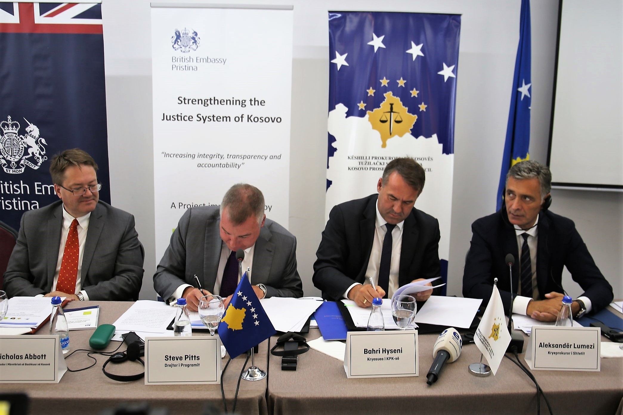 Ambasada Britanike nënshkruan Memorandum për përmirësimin e Sistemit Prokurorial 