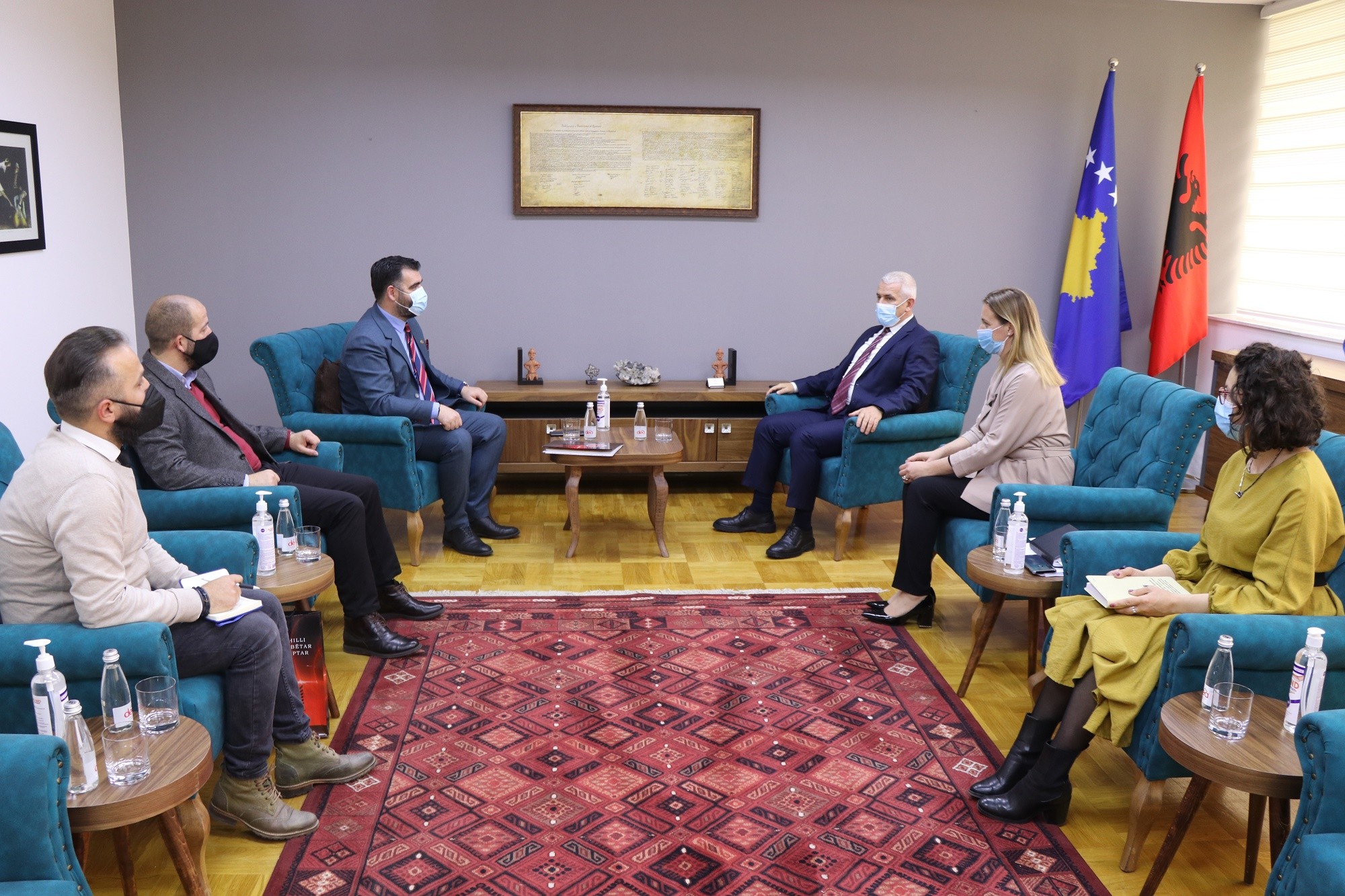 Ministri Sveçla priti në takim kryetarin e Këshillit Kombëtar në Luginën e Preshevës