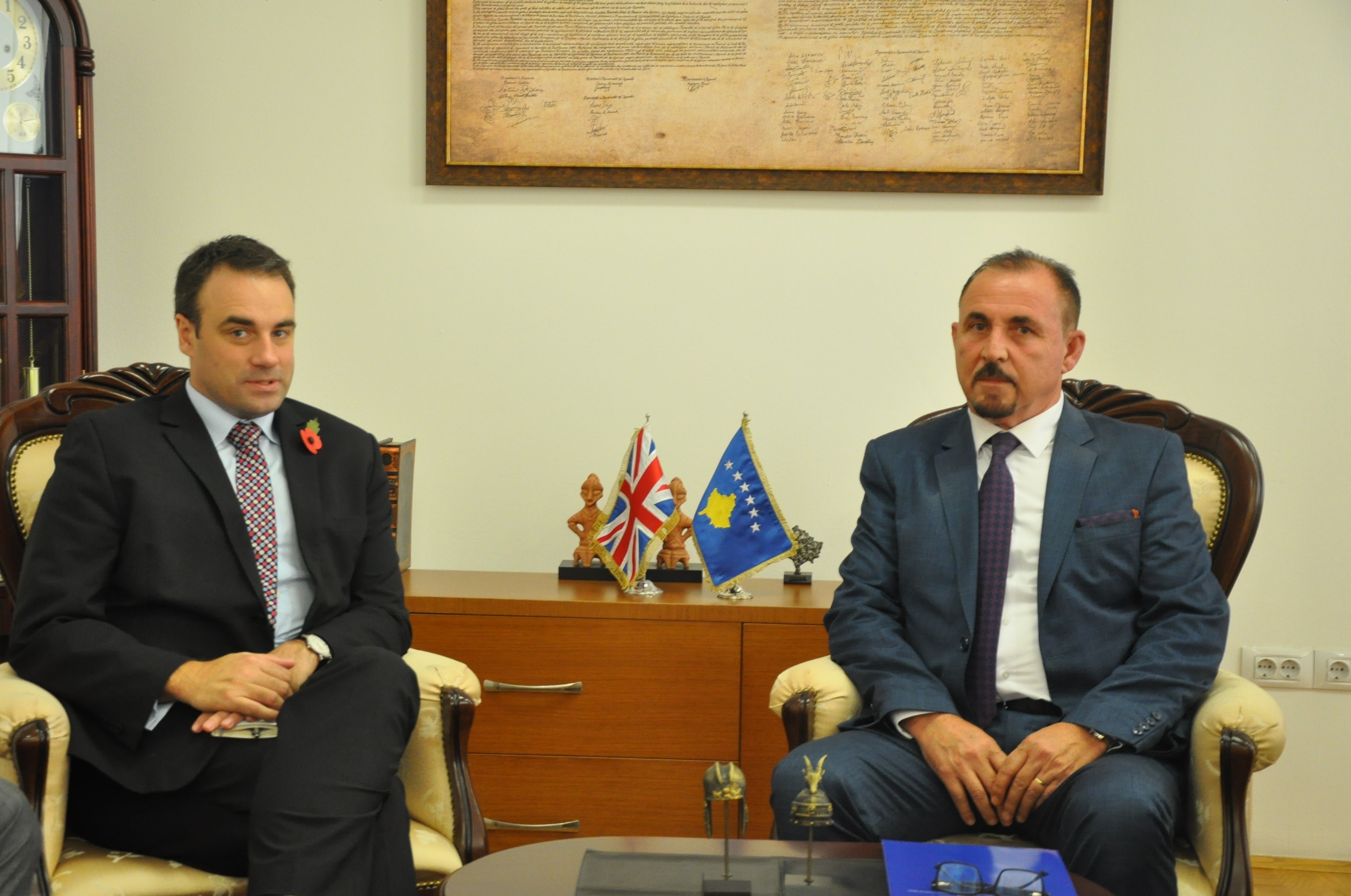 Ministri Mustafa kërkon përkrahjen e Mbretërisë së Bashkuar