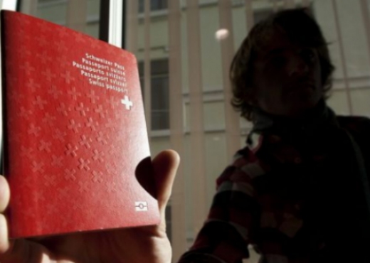 Arrestohet një kosovar që falsifikoi pasaportën zvicerane