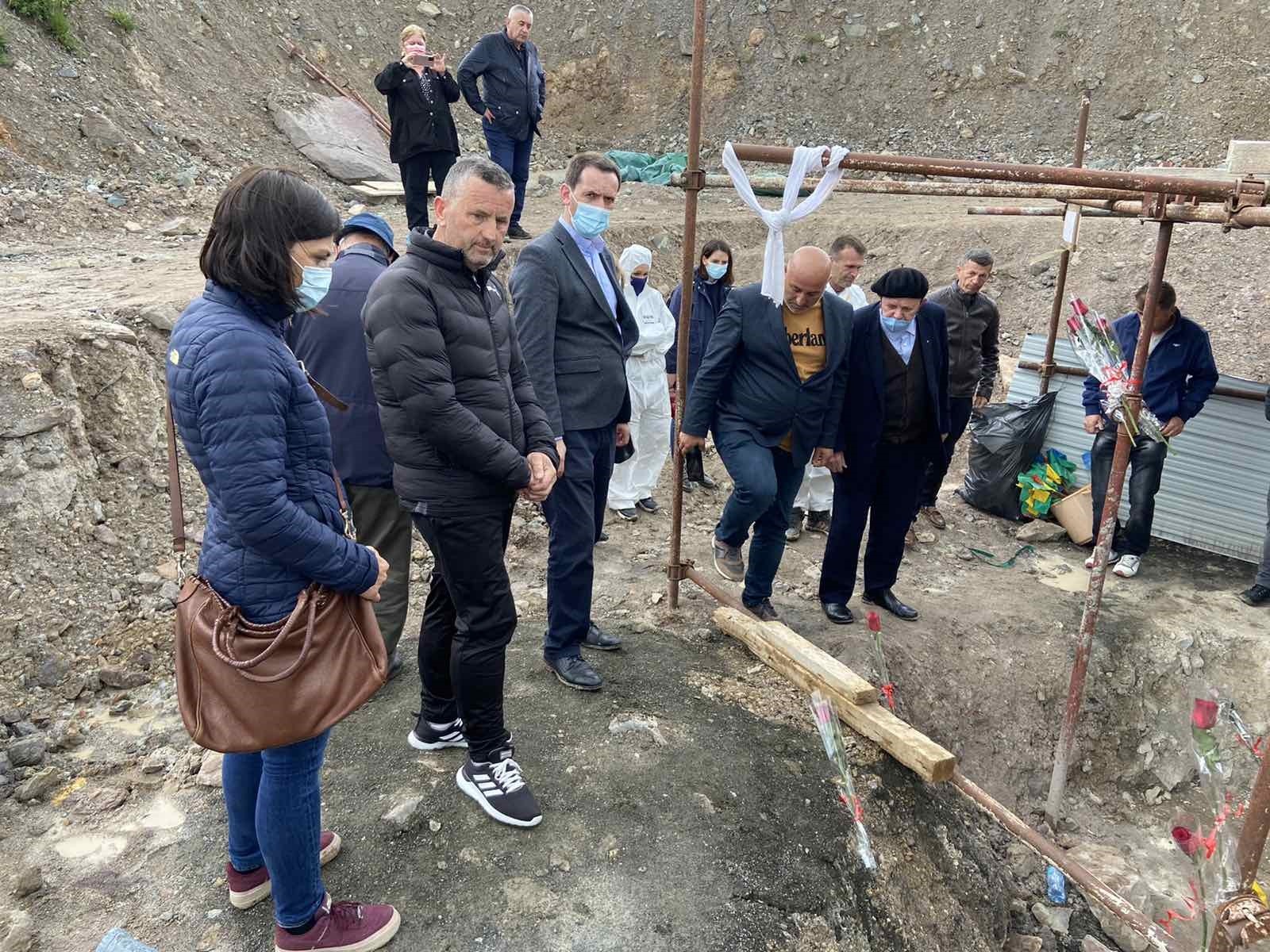 Përmbyllet procesi i gërmimeve dhe zhvarrosjes në varrezën masive në Kizhevak