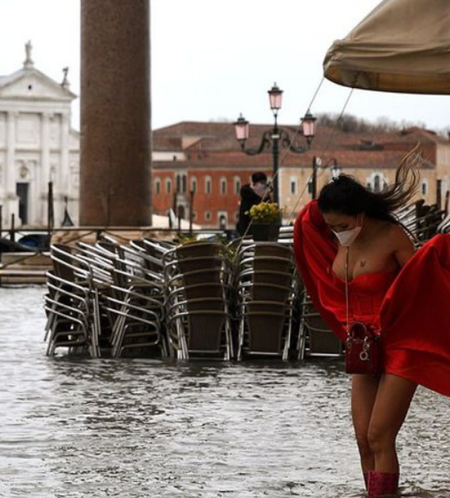 Rikthehen sërish përmbytjet në Venecia