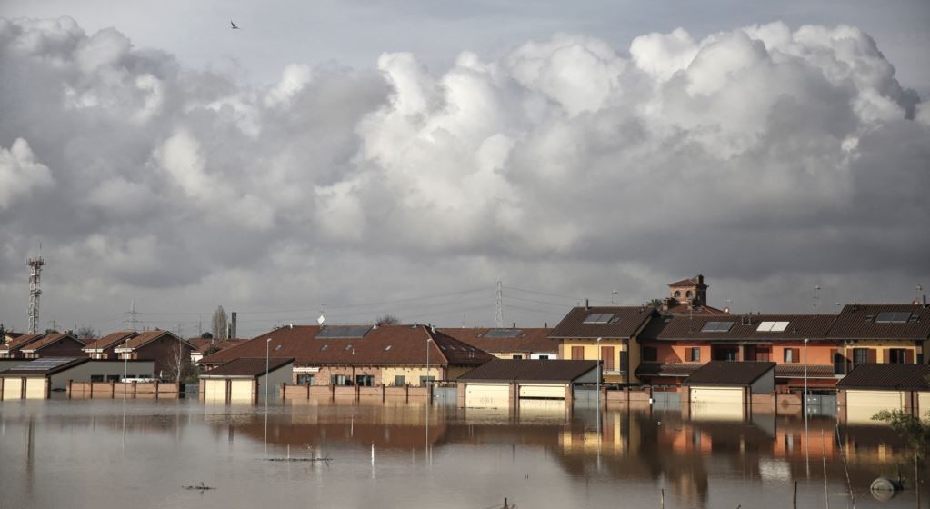 Përmbytjet në Itali shkaktojnë viktima 