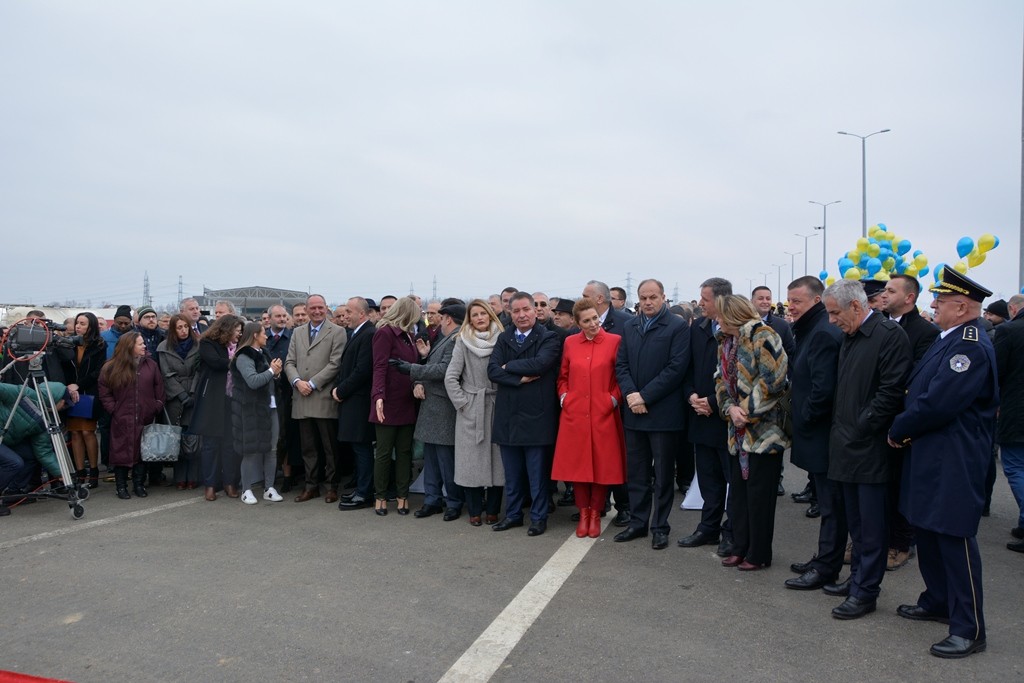 Përurohet segmenti i dytë i autostradës Prishtinë - Shkup 