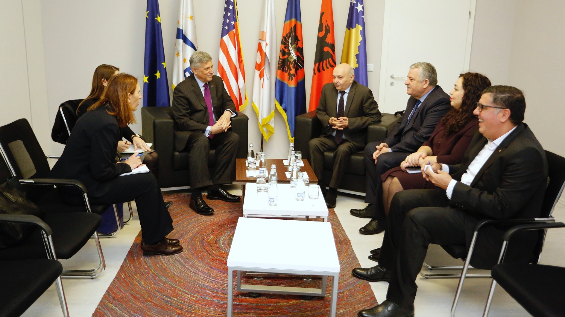 Mustafa njoftoi Ambasadorin Kosnett me rrjedhën e diskutimeve me LVV