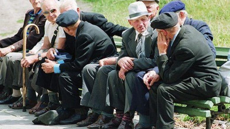 Popullsia në Shqipëri drejt plakjes, të moshuarit mes varfërisë dhe braktisjes