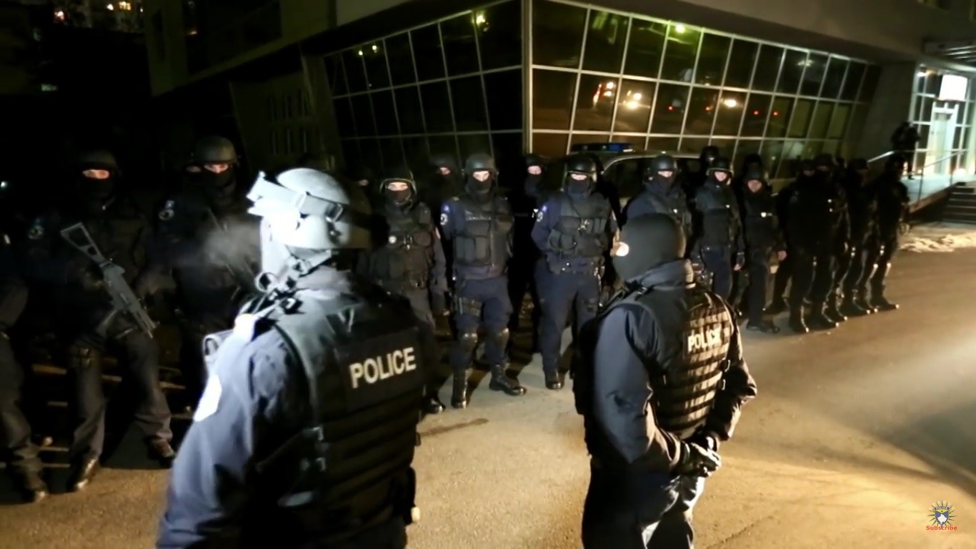  Policia kontrollon disa lokale nate në Prishtinë, arreston tre të dyshuar,  