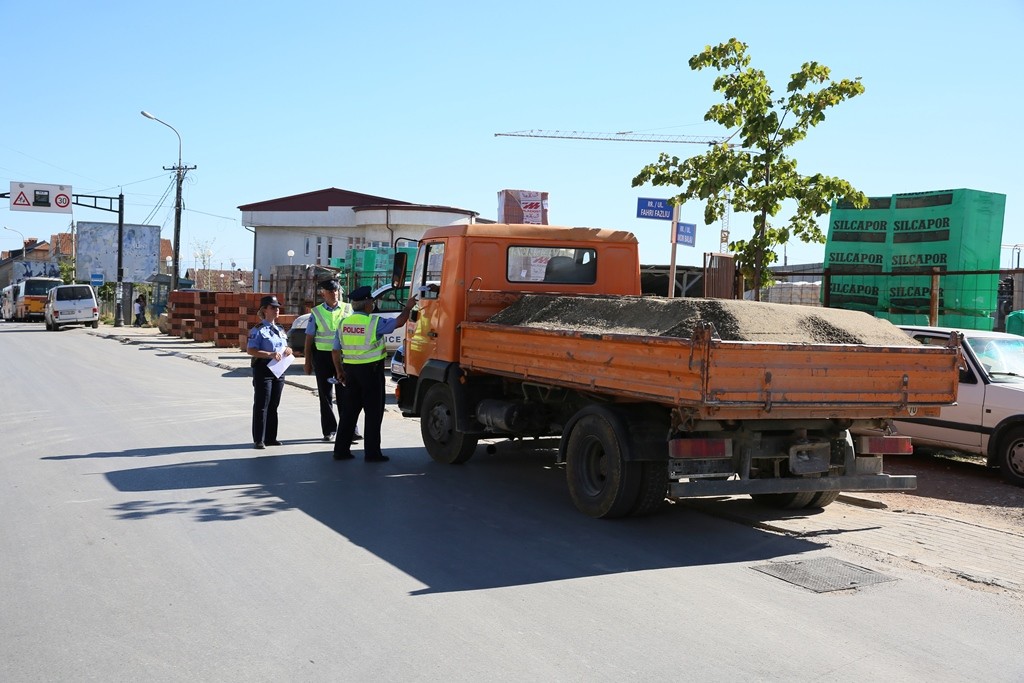 Policia shton masat e kontrollit në trafikun rrugor 