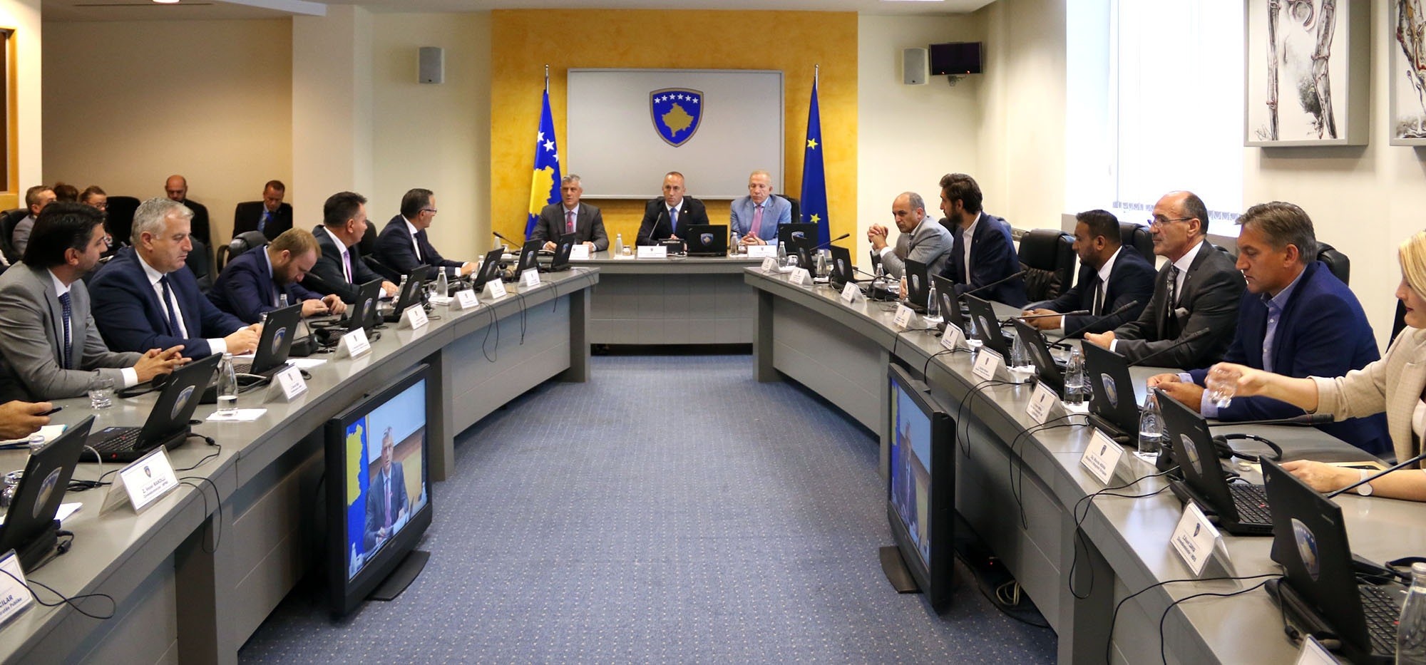 Presidenti Thaçi informon kabinetin qeveritar për procesin e dialogut