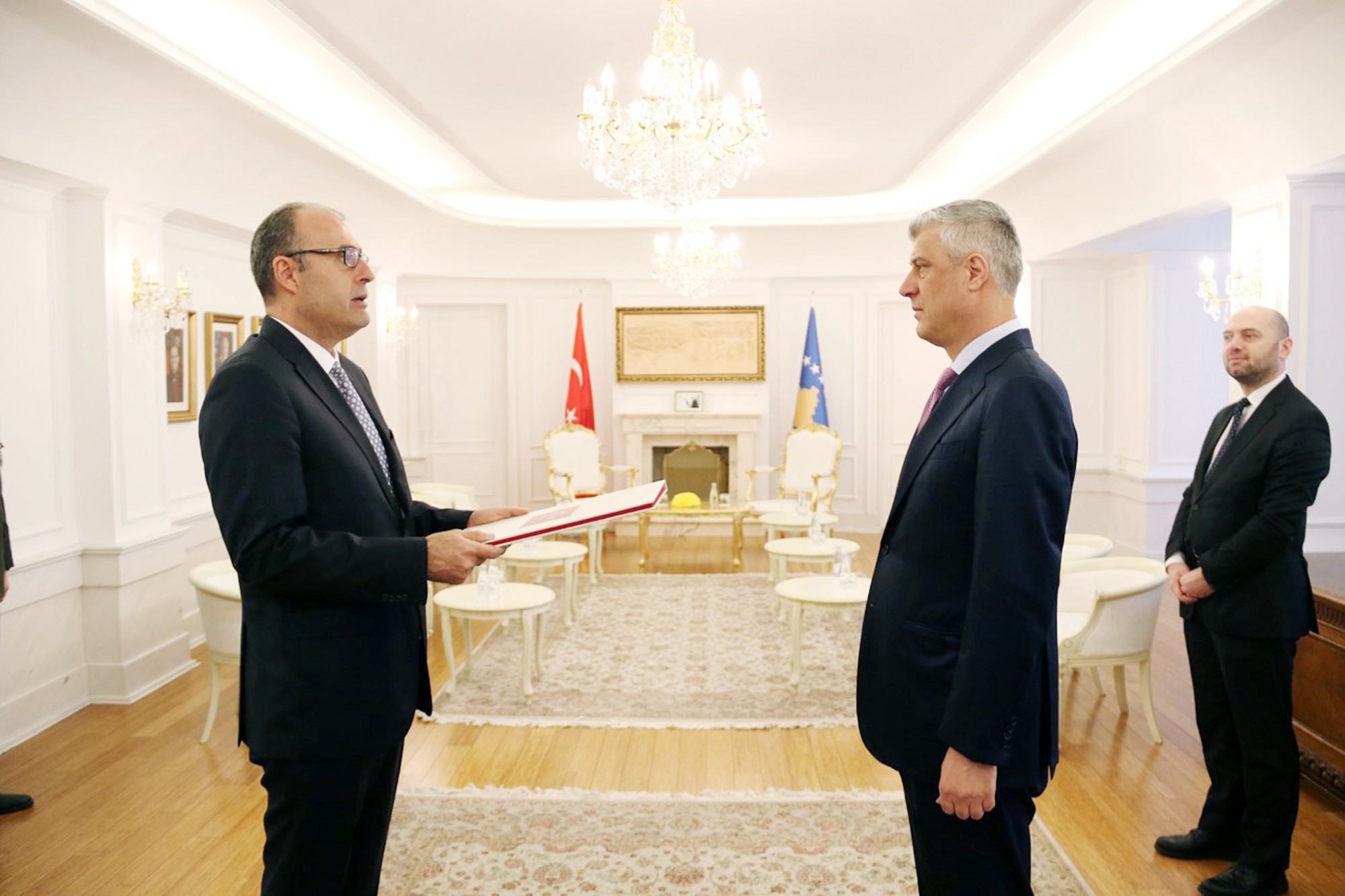 Presidenti Thaçi pranon letrat kredenciale nga ambasadori i ri i Turqisë