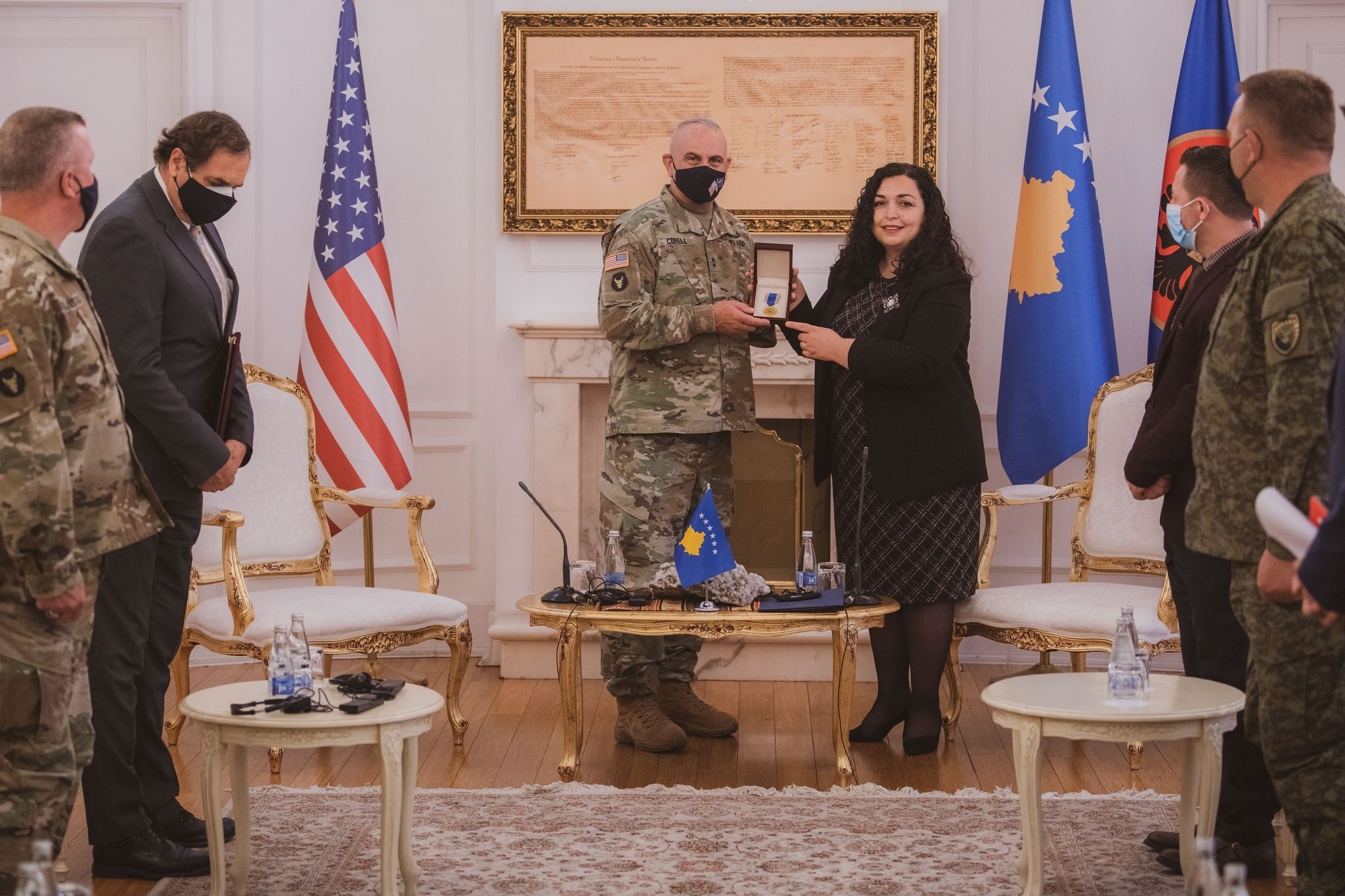 Presidentja Osmani dekoron Gardën e IOWA-s me Medaljen Presidenciale Ushtarake