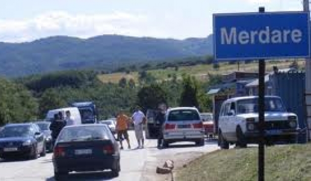 Pritje të gjata në pikat kufitare me Serbinë