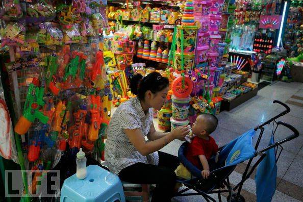 Kryeministri i Kinës kërkon shtimin e konsumit të brendshëm