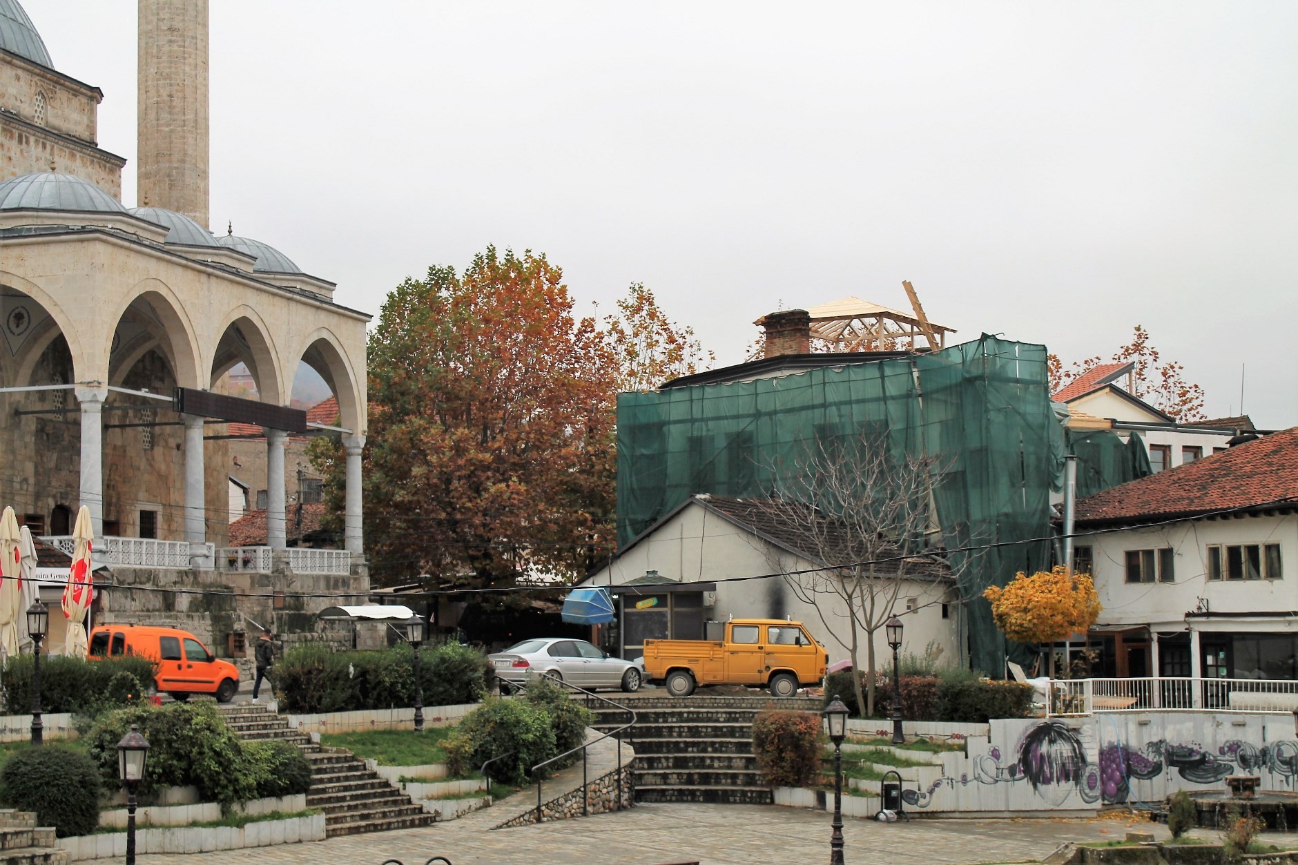 Vazhdon tejkalimi i lejeve ndërtimore në Qendrën Historike të Prizrenit