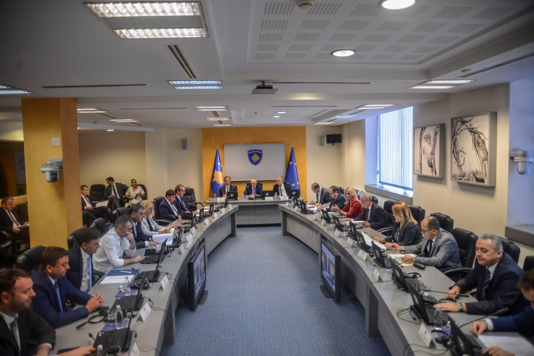 Qeveria diskuton për evitimin e krizës energjetike